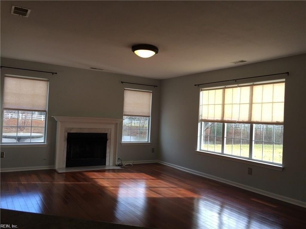 2712 Fayette Ct - Photo 3 of 30