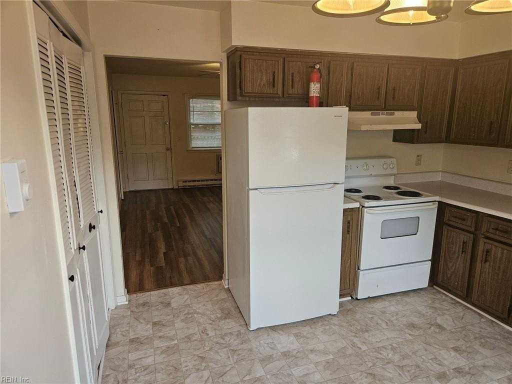 1336 E Balview Ave #B - Photo 4 of 13