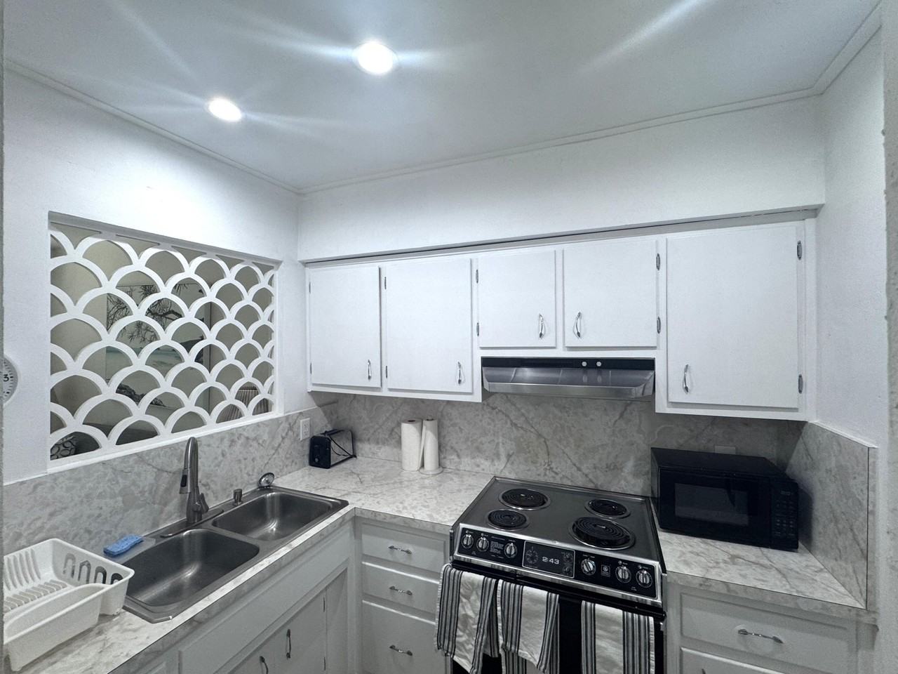 1960 Ne 1st St #7D - Photo 5 of 18