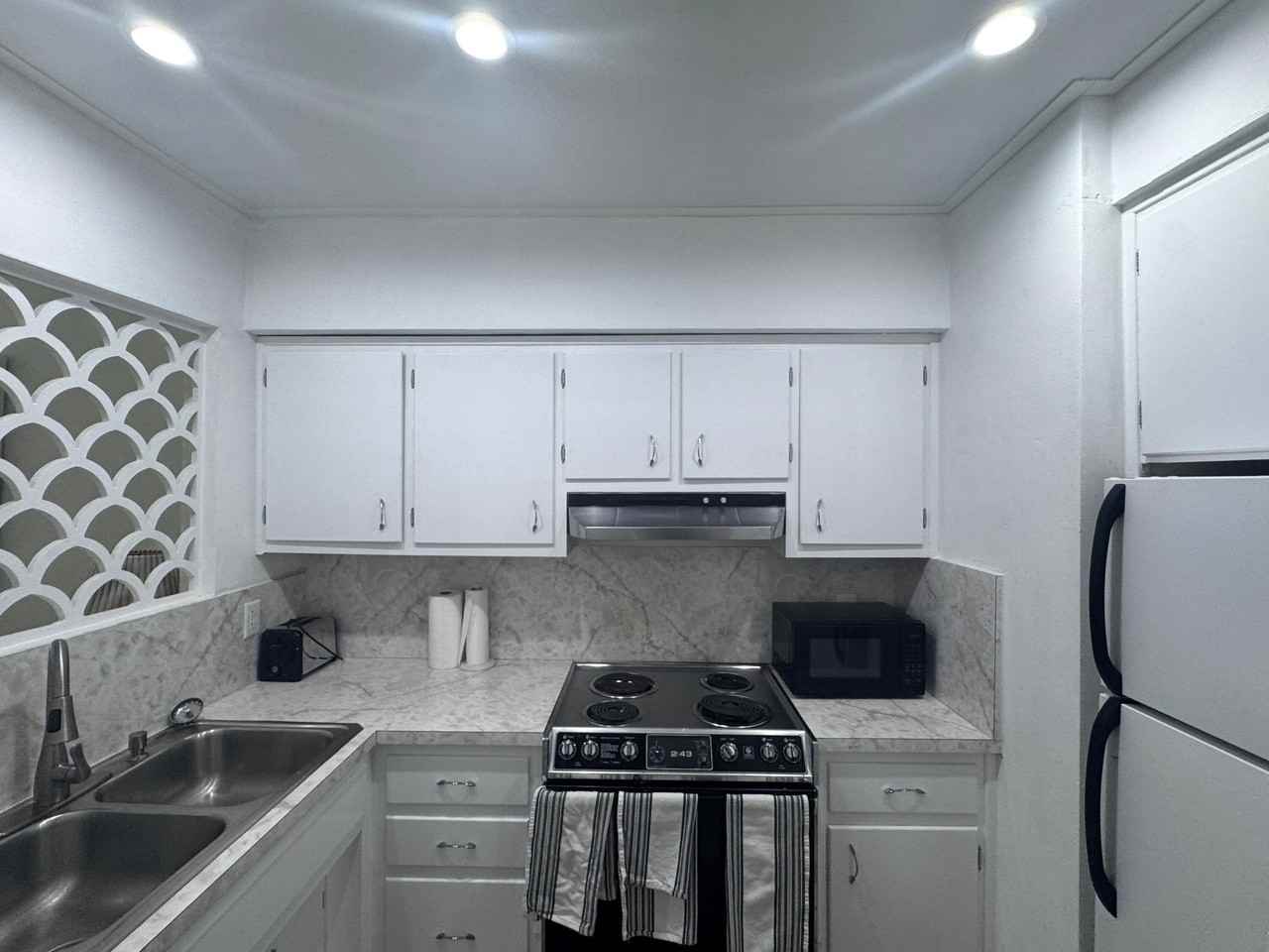 1960 Ne 1st St #7D - Photo 6 of 18