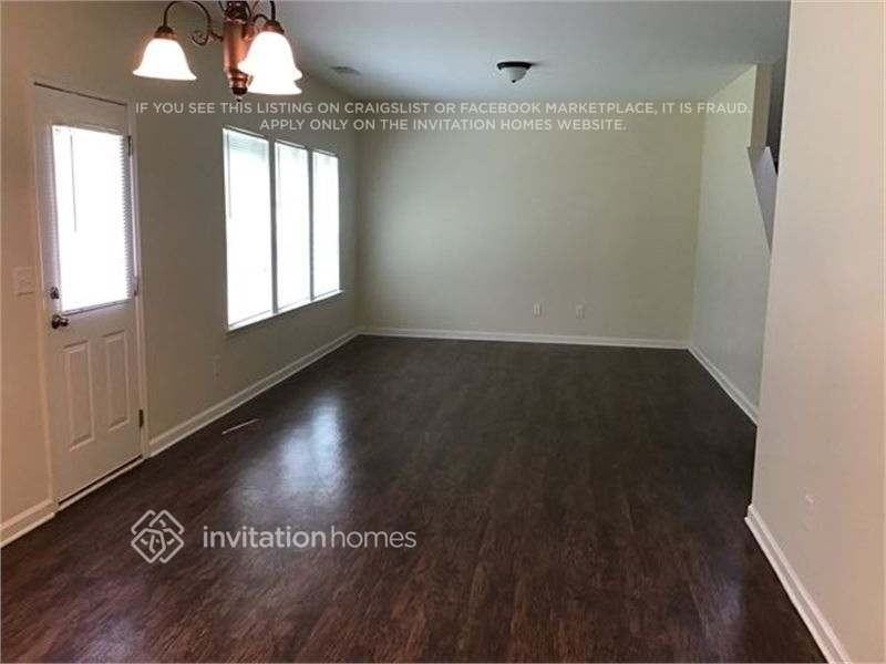 3447 Rosebud Park Dr - Photo 2 of 7