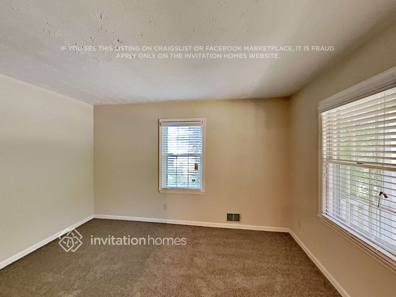 3158 Larkspur Cir - Photo 5 of 23