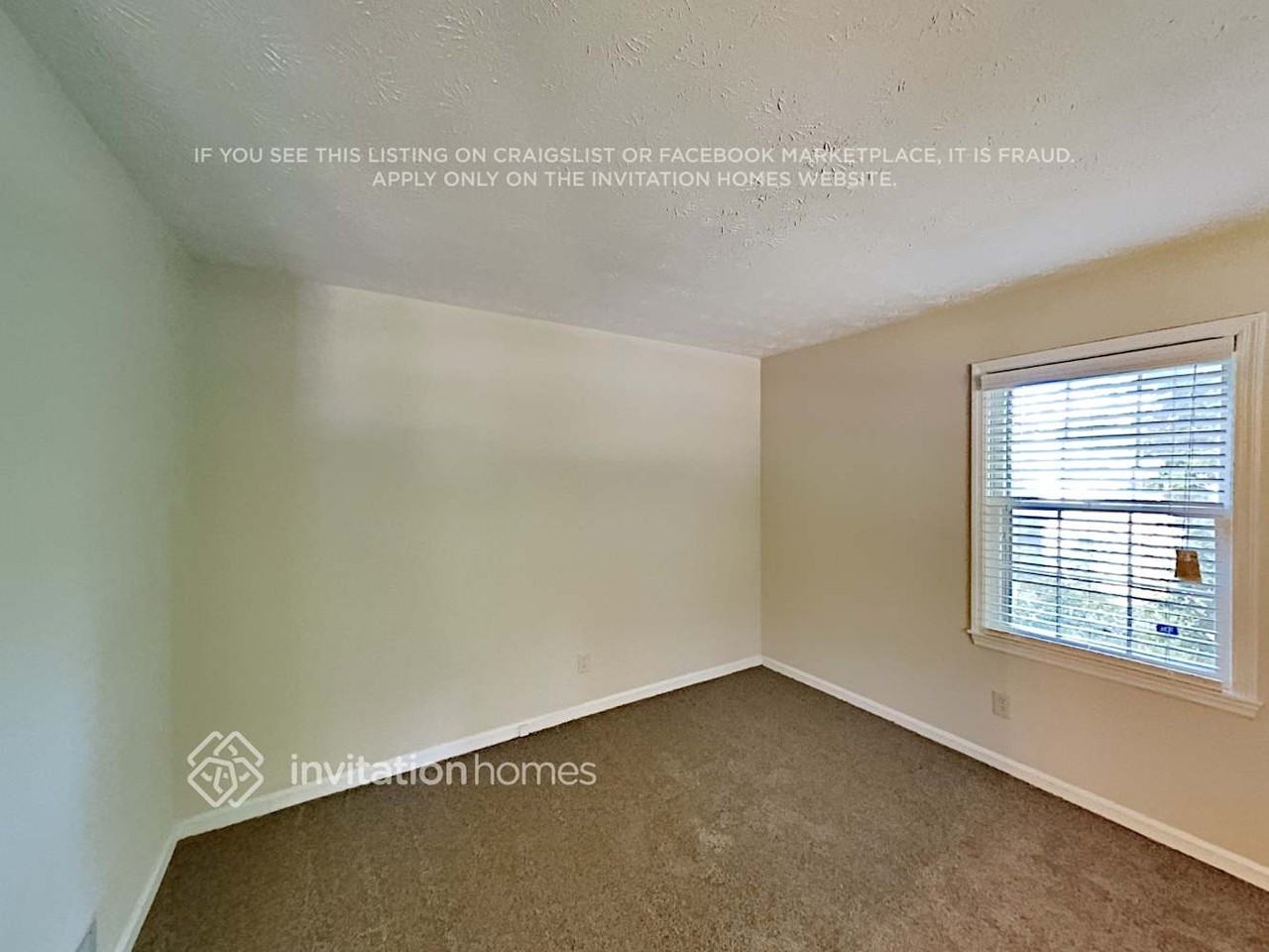 3158 Larkspur Cir - Photo 6 of 23