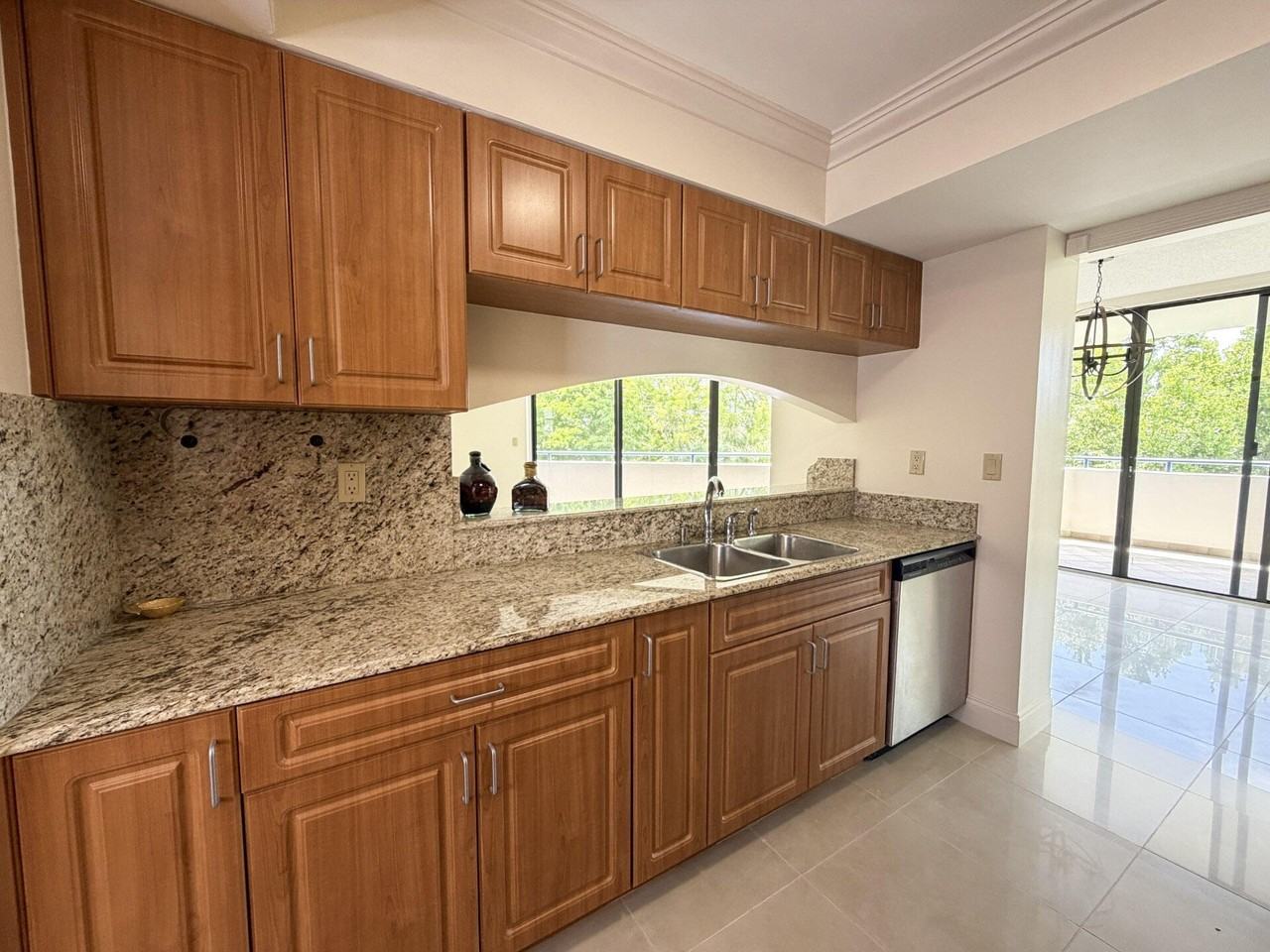 21085 Ne 34th Ave #404-1 - Photo 7 of 29
