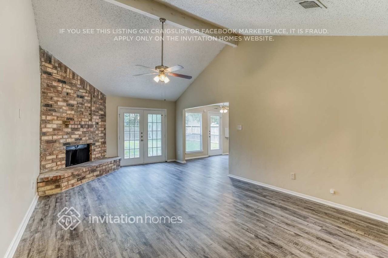 22006 Castle Springs Dr - Photo 4 of 17
