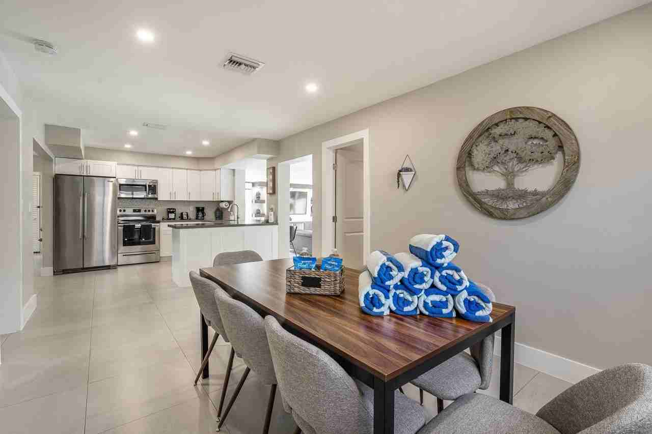 300 Se 8th Ct - Photo 7 of 25