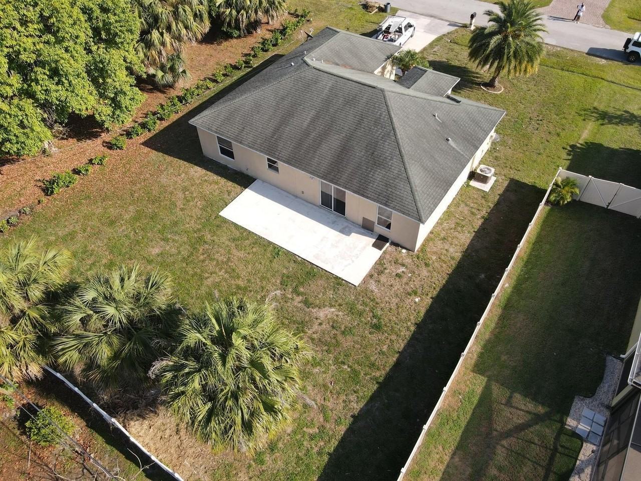 1341 Sw Oriole Ln - Photo 5 of 30