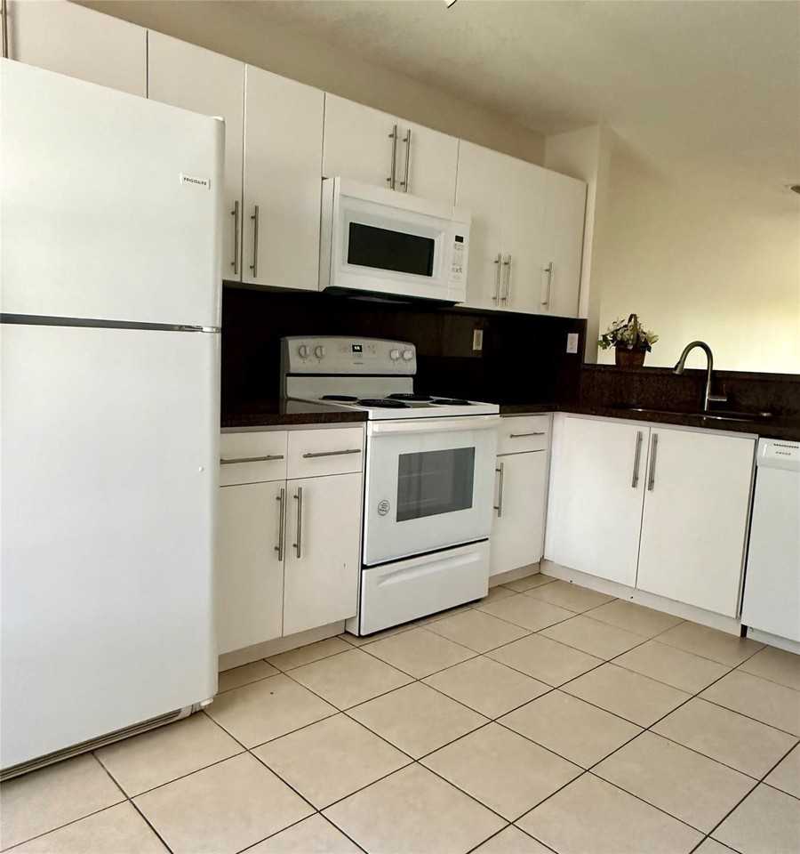 3142 Sw 129th Way #156 - Photo 4 of 21
