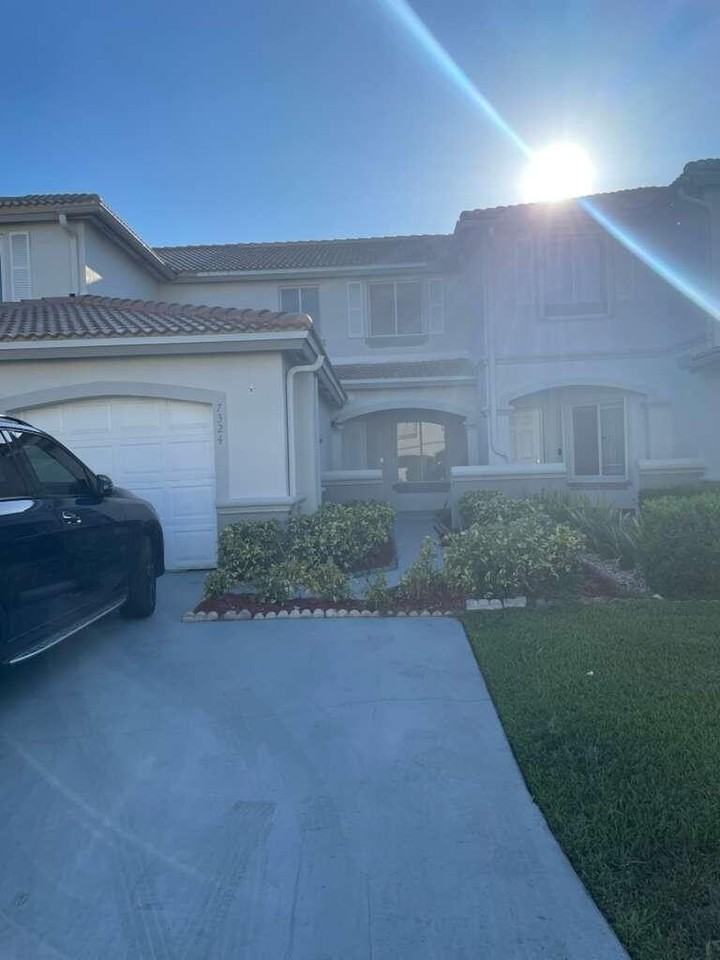 7324 Sw 162nd Ct - Photo 3 of 39