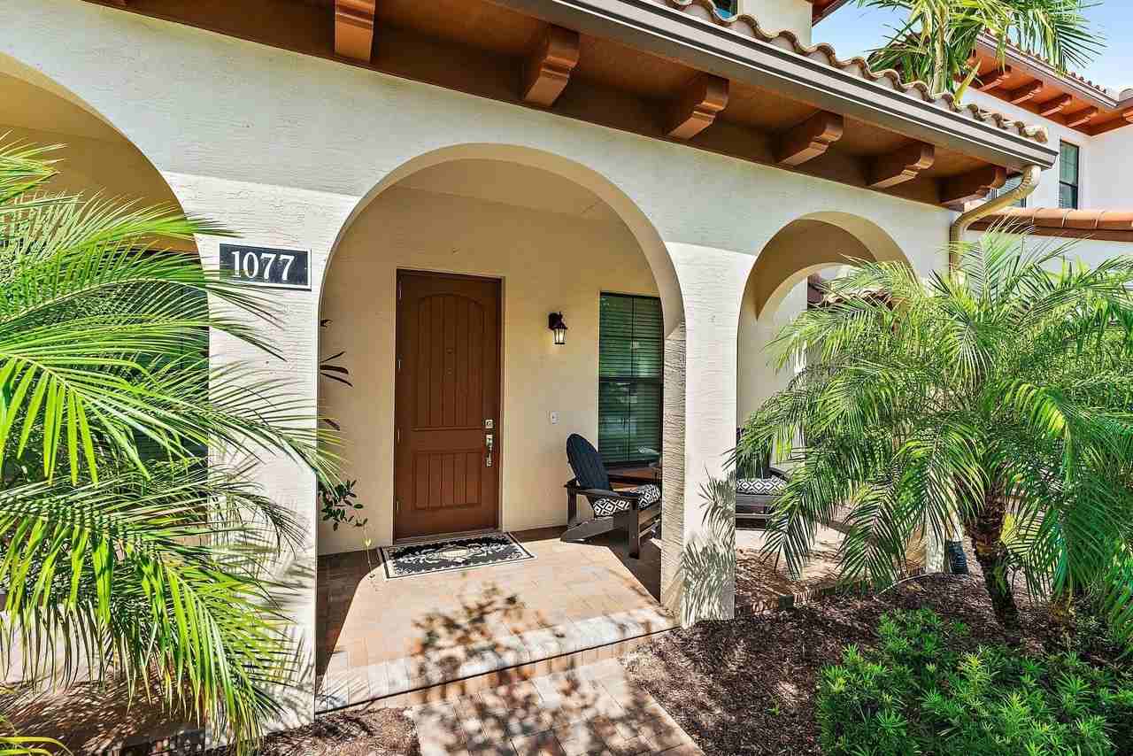 1077 Faulkner Ter - Photo 4 of 50