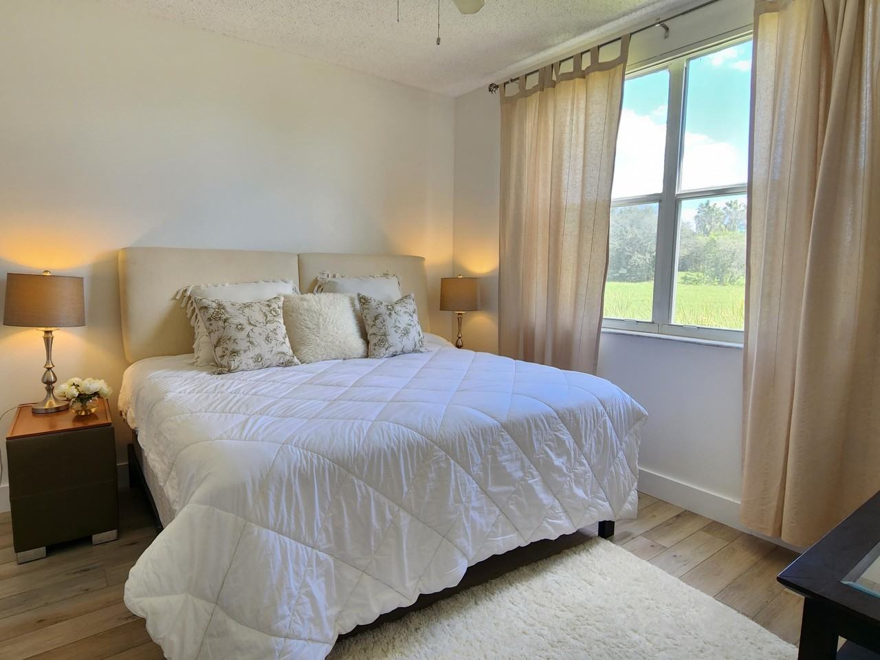 2060 Greenview Shores Blvd #305 - Photo 3 of 15