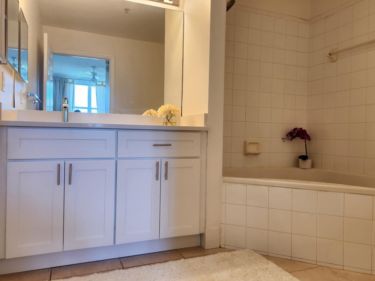 2060 Greenview Shores Blvd #305 - Photo 5 of 15