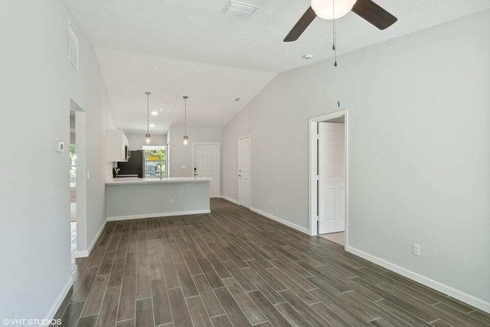 636 35th St - Photo 5 of 15
