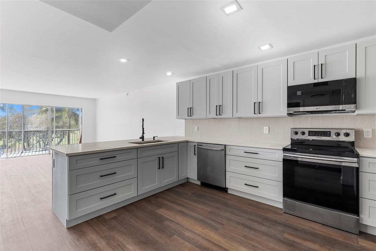 2800 N Palm Aire Dr #310 - Photo 4 of 28