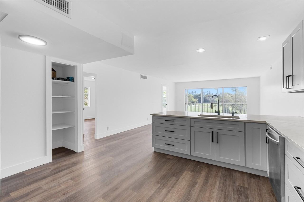 2800 N Palm Aire Dr #310 - Photo 7 of 28