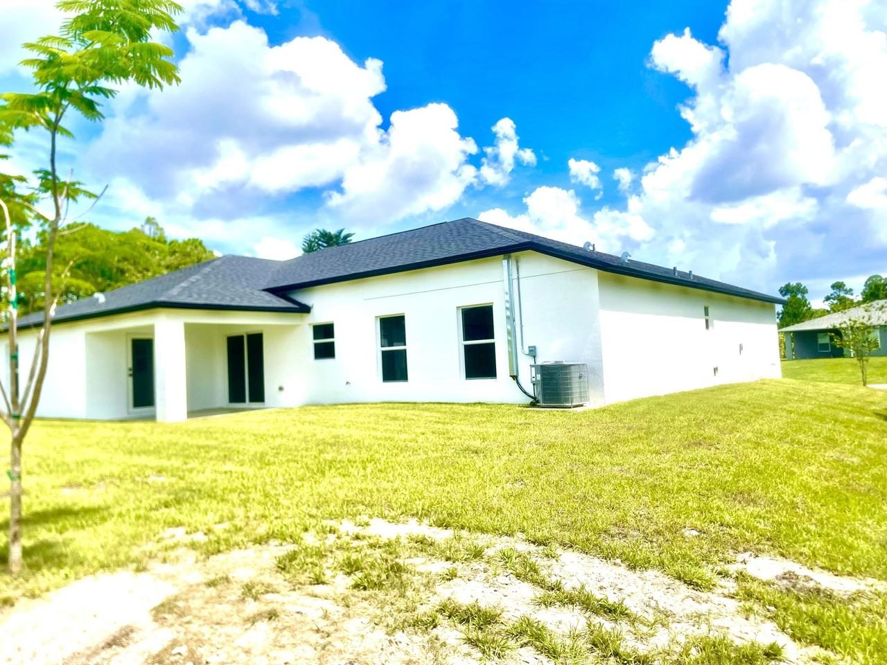 1260 Larkspur St Se - Photo 4 of 20