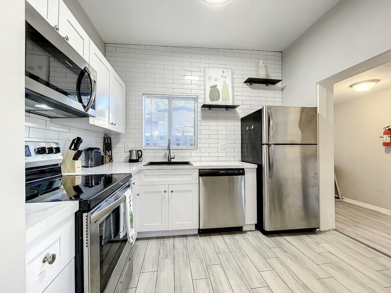 1500 Davie Blvd - Photo 5 of 19