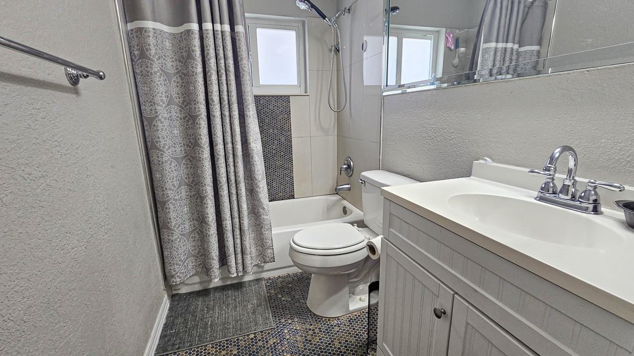 7180 Nw 10th Ct - Photo 6 of 11