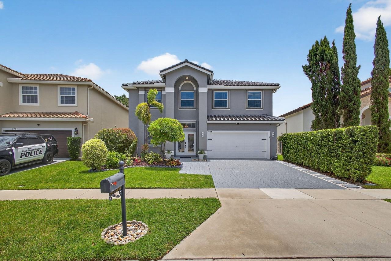 3738 Old Lighthouse Cir - Photo 4 of 50