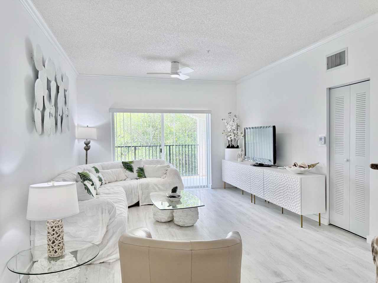 4404 Tuscany Way #4404 - Photo 3 of 28