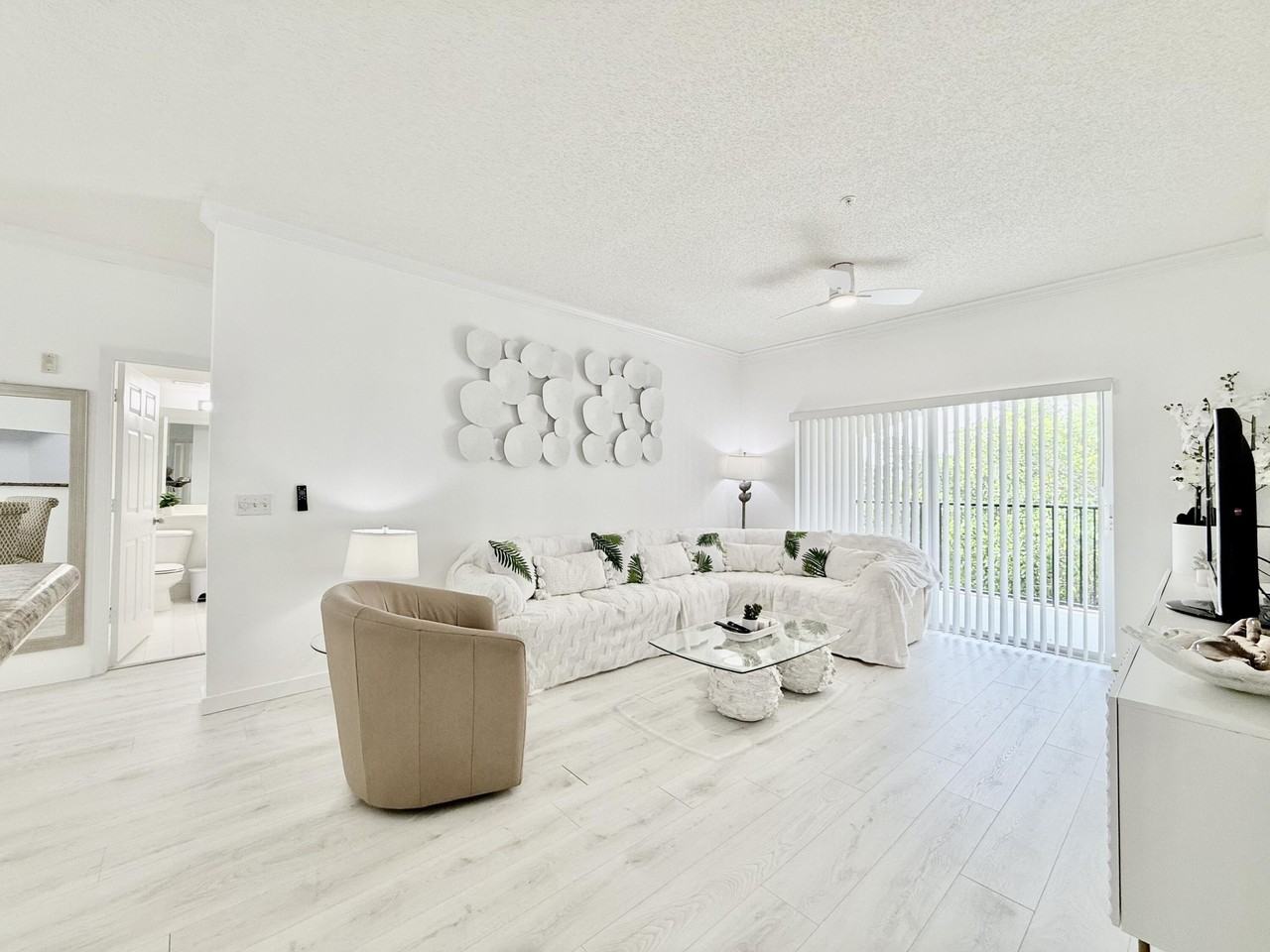4404 Tuscany Way #4404 - Photo 4 of 28