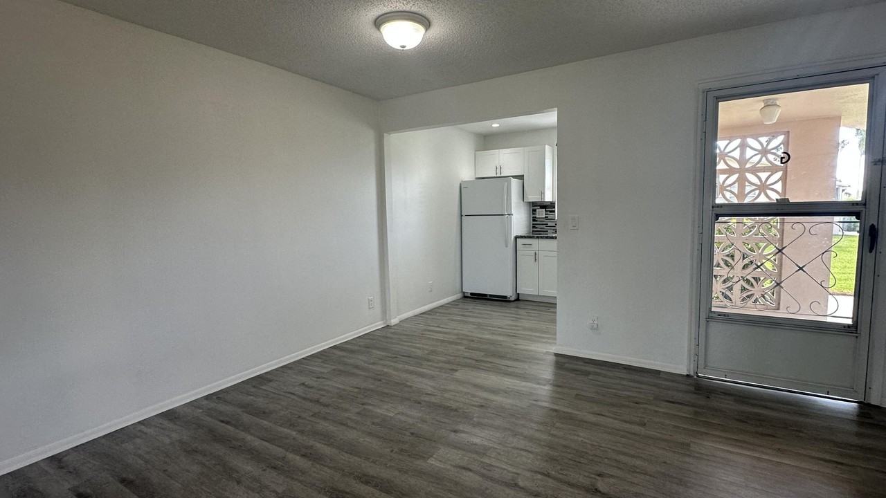 2723 Dudley Dr W #G - Photo 5 of 24