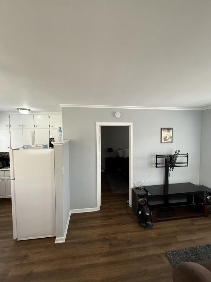 317 N H St #B - Photo 2 of 11