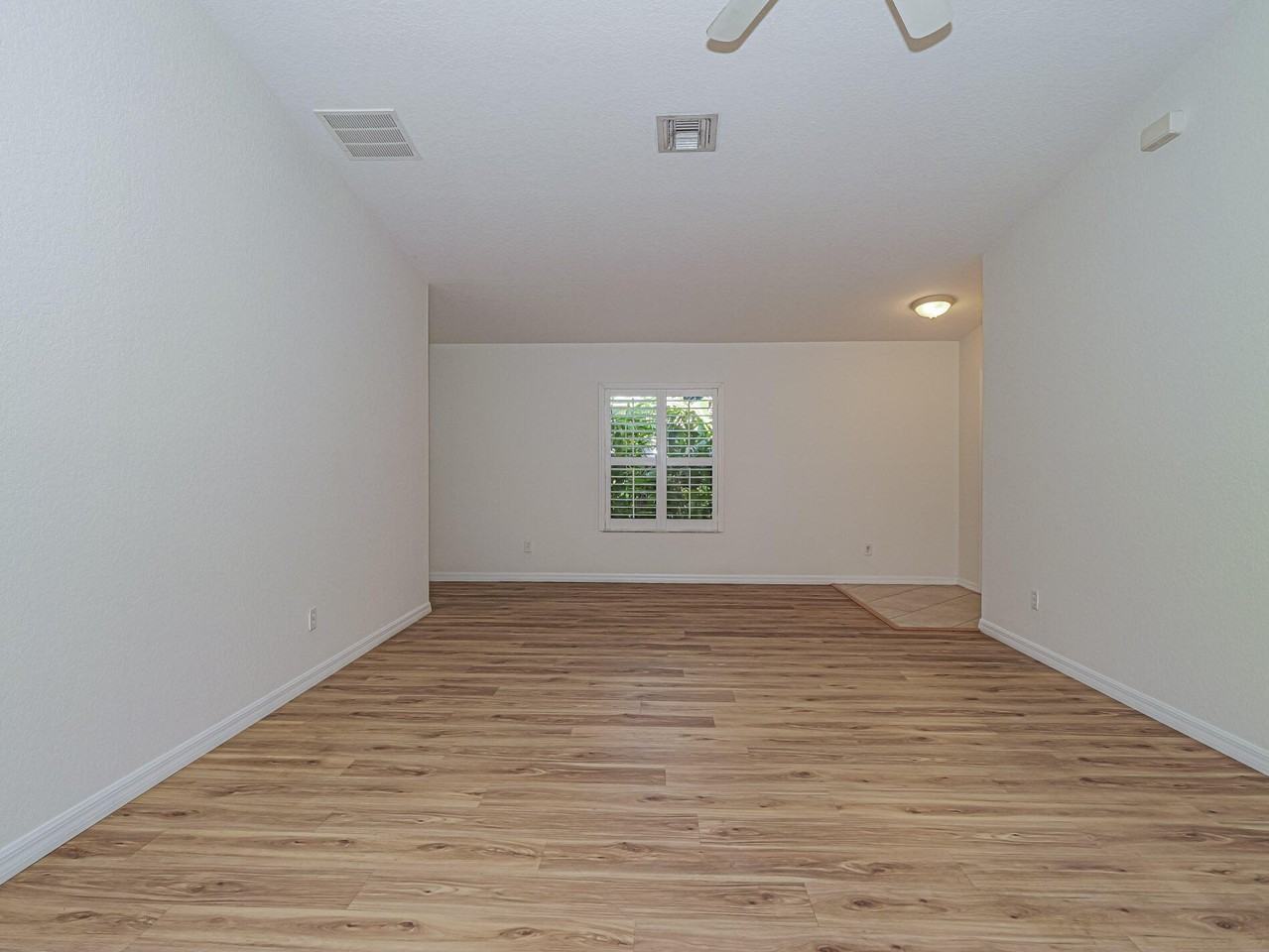 4625 55th St - Photo 4 of 36