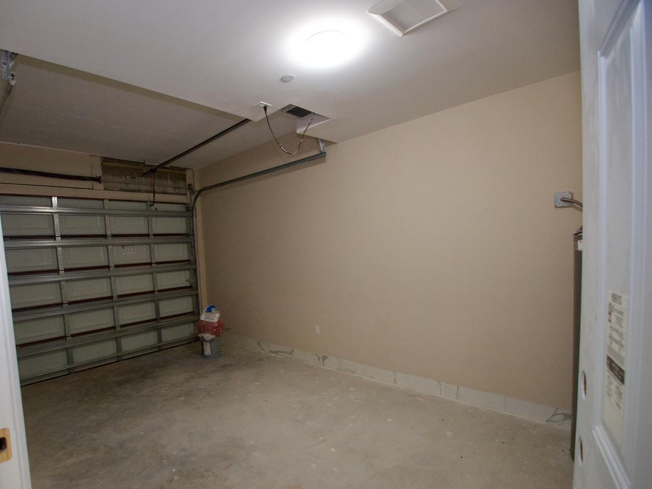 5982 Nw 94th Ave - Photo 6 of 25