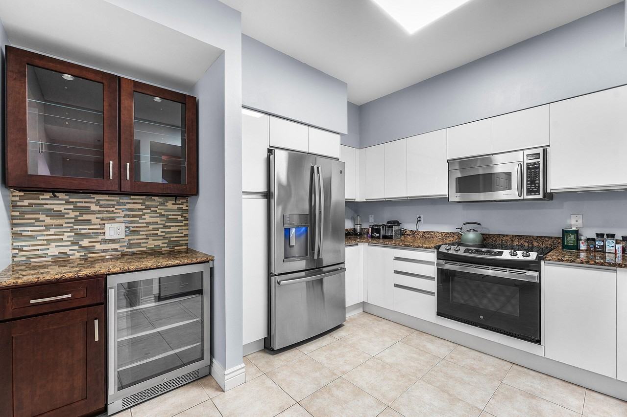 233 S Federal Hwy #308 - Photo 5 of 44