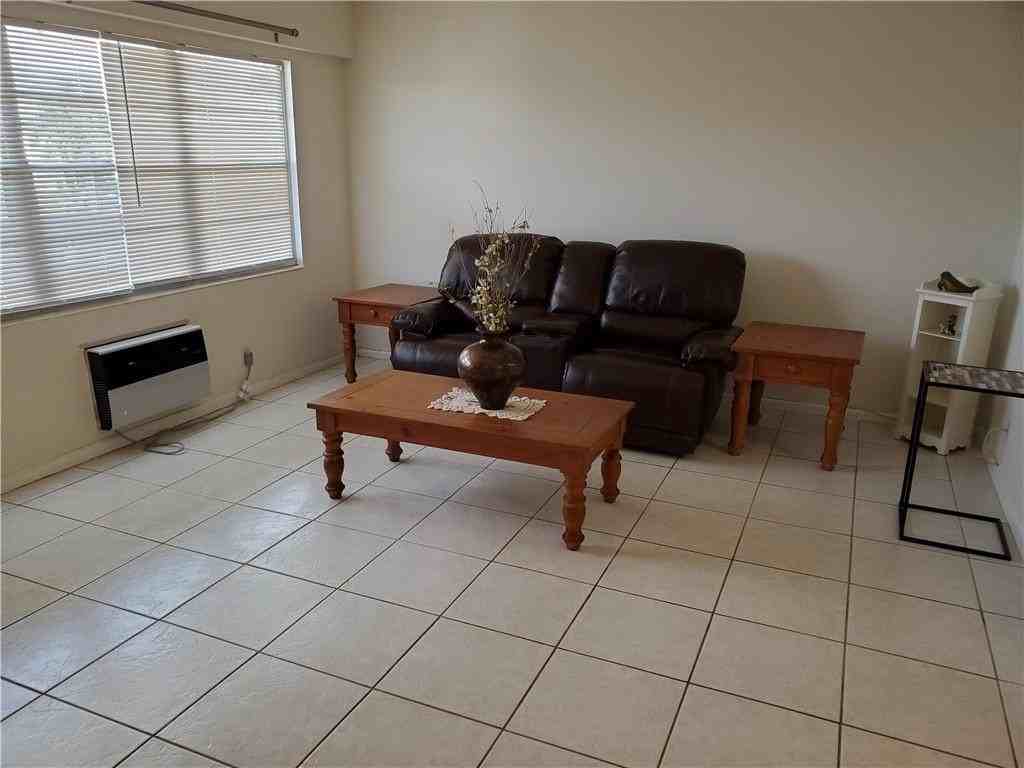 373 Fanshaw I - Photo 3 of 18