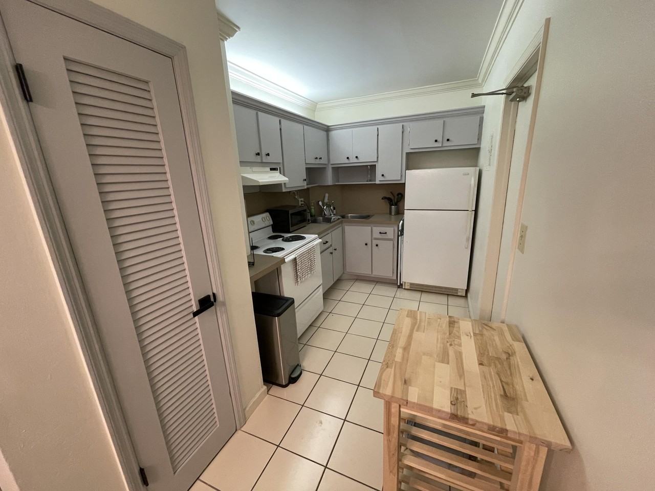 2424 Se 17th St #203B - Photo 4 of 11