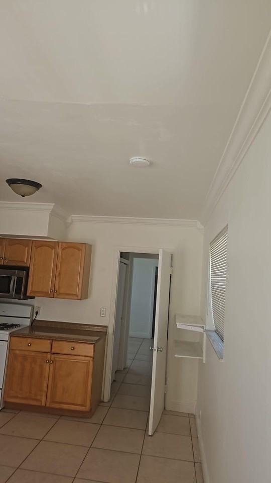 2438 Thomas St #REAR - Photo 3 of 9