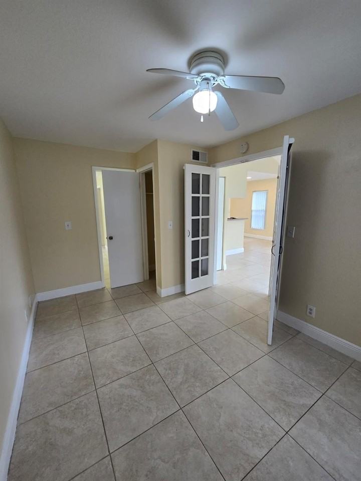 8775 Nw 39th St #8775 - Photo 4 of 20