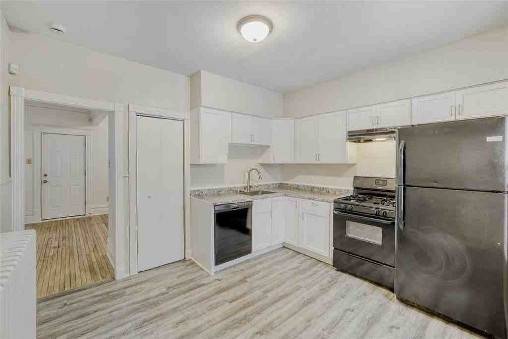 595 Hawthorne Ave E - Photo 6 of 15
