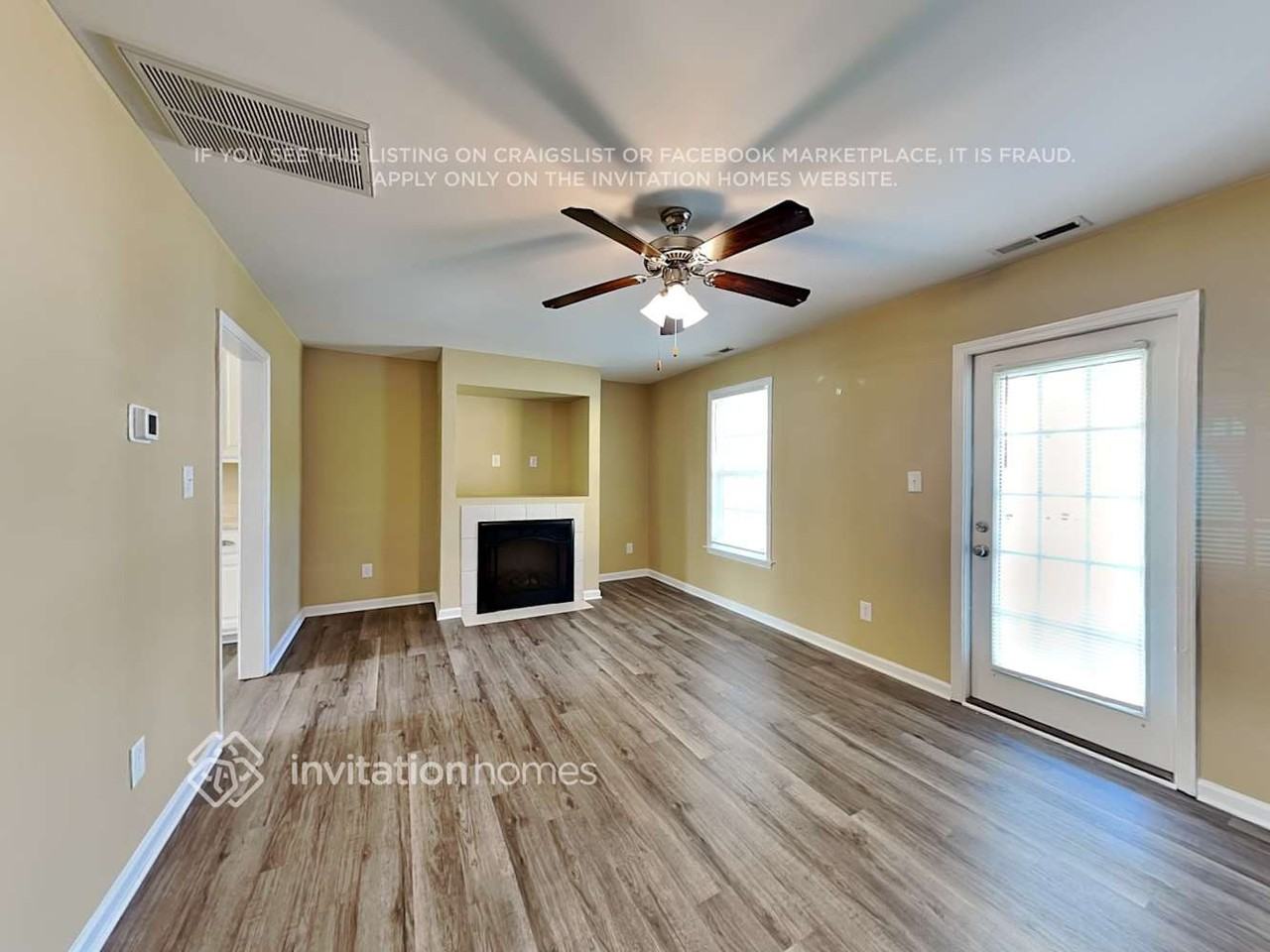 302 Whitehall Ct - Photo 4 of 16