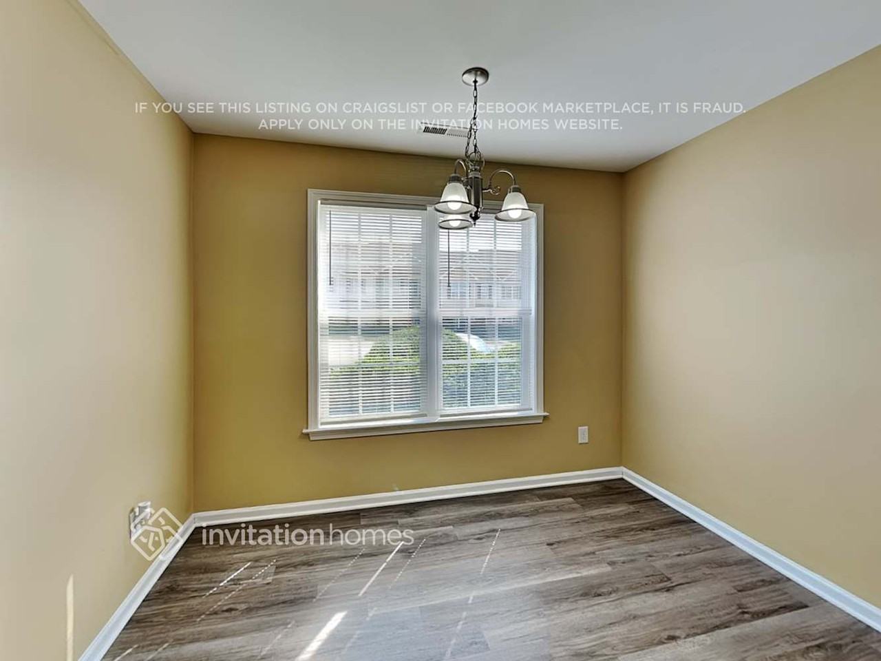 302 Whitehall Ct - Photo 5 of 16