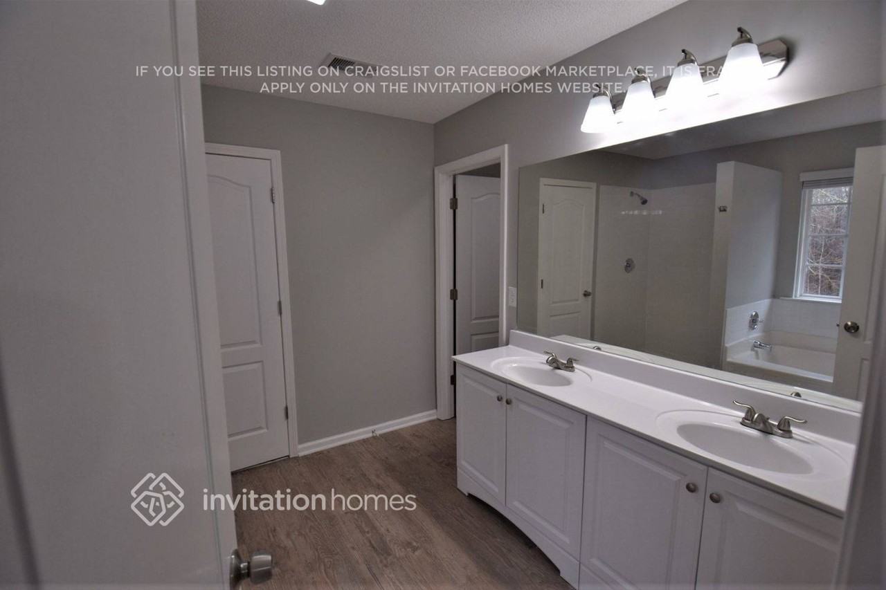 2531 Hampton Valley Dr Sw - Photo 5 of 7