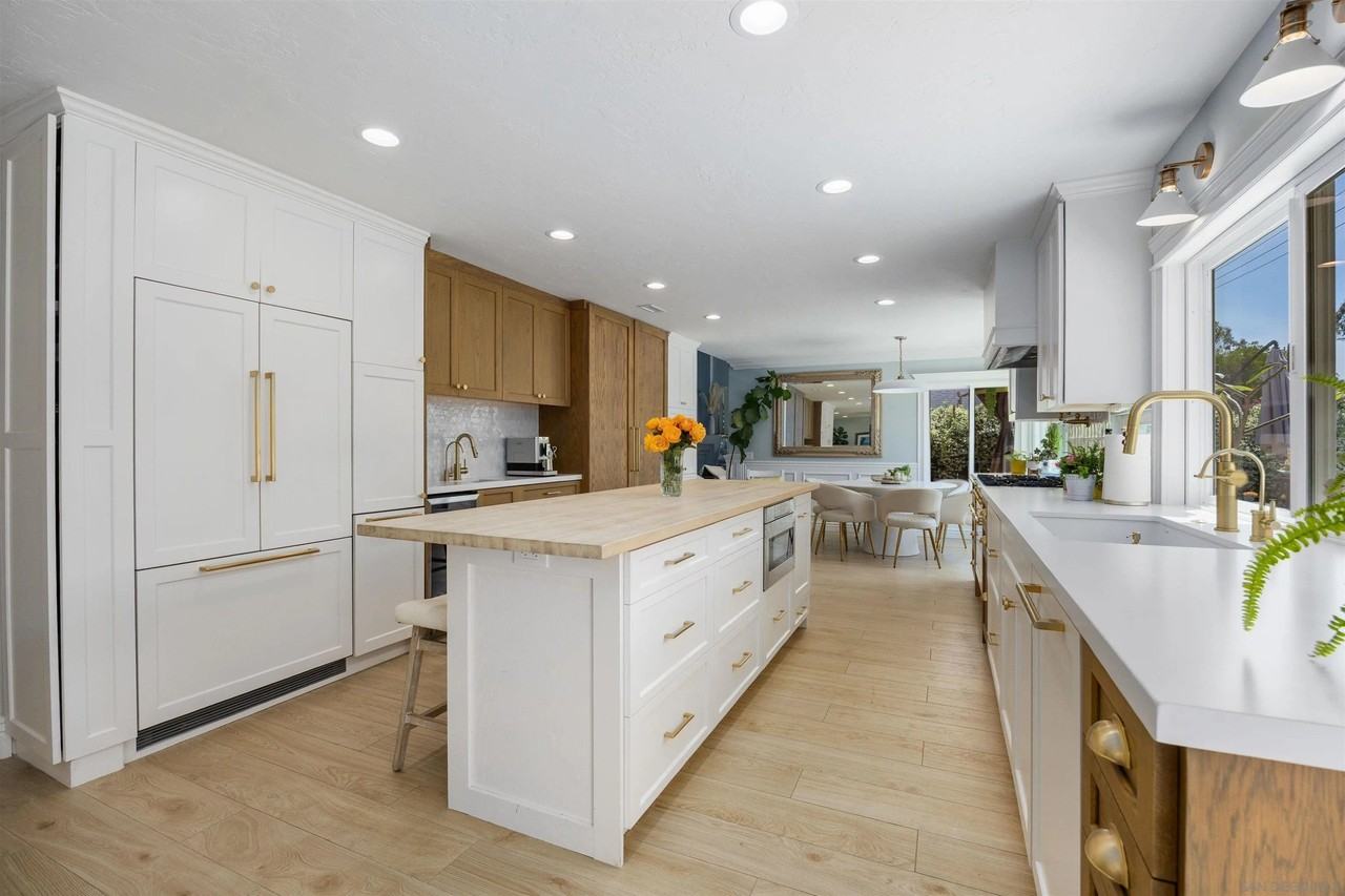 264 Turner Ave - Photo 5 of 38