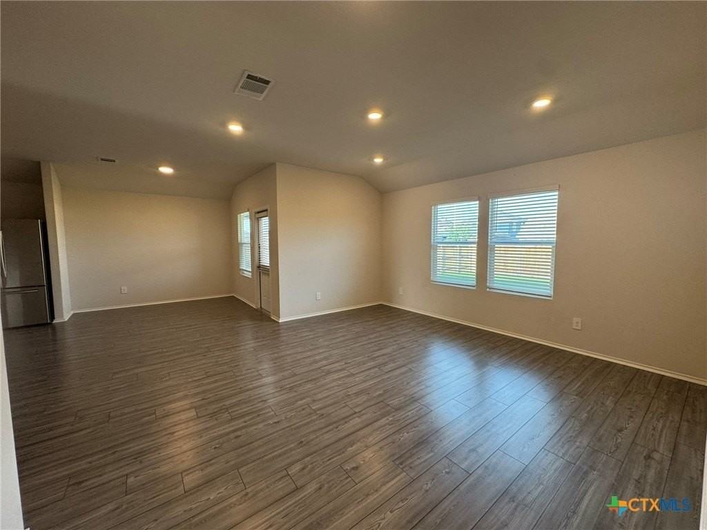 208 Ida Loop - Photo 4 of 16