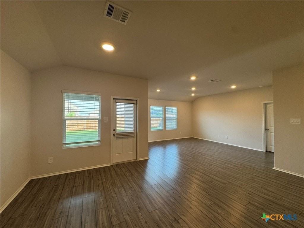 208 Ida Loop - Photo 5 of 16