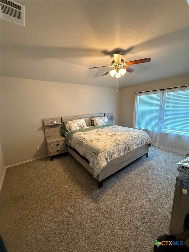 146 Ellenora Dr - Photo 3 of 7