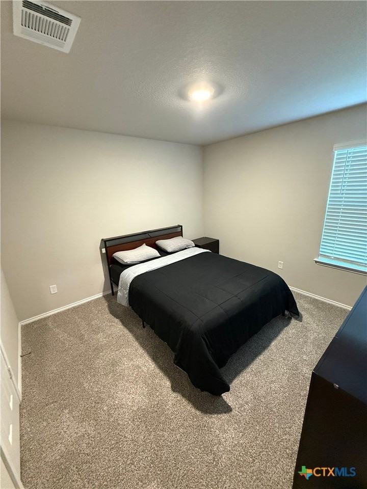 146 Ellenora Dr - Photo 6 of 7