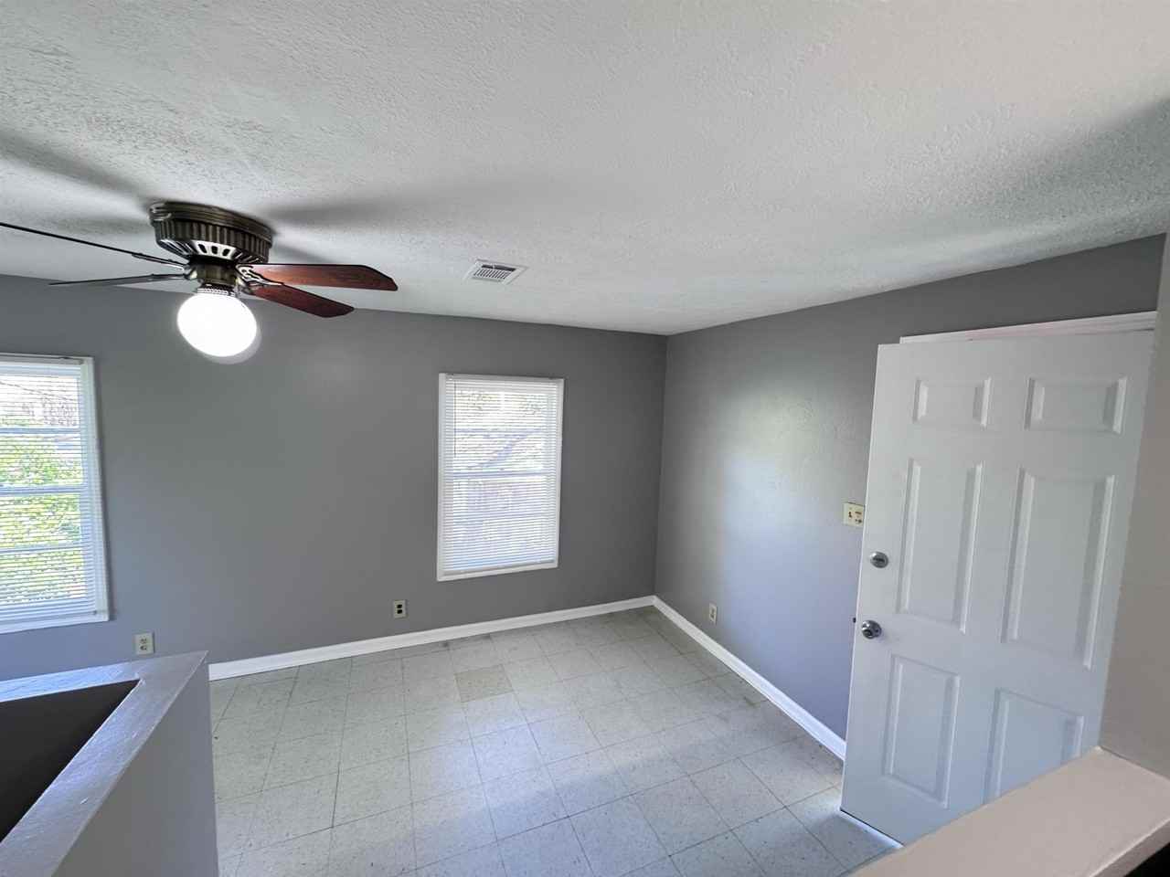 817 N Forest Dr - Photo 3 of 19
