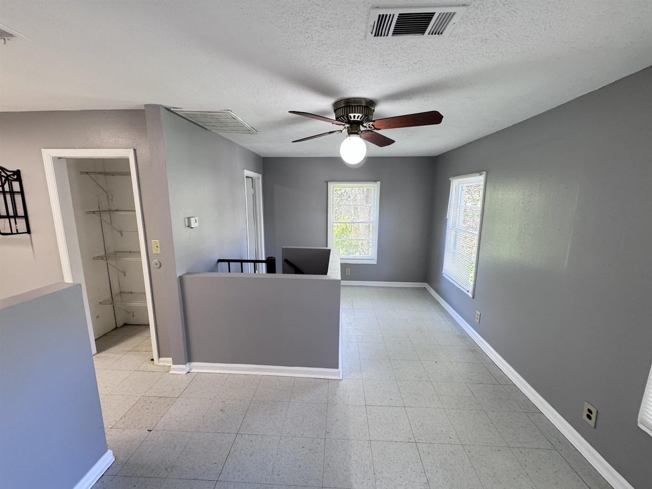 817 N Forest Dr - Photo 4 of 19