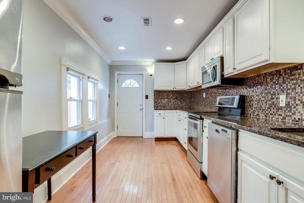 1417 G St Ne - Photo 6 of 23