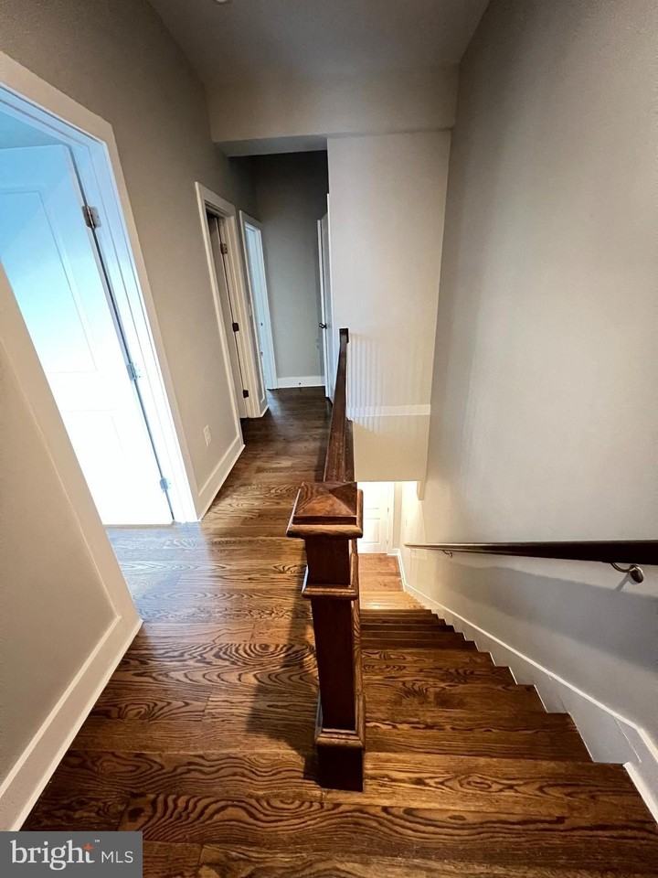 1620 E St Ne #3 - Photo 7 of 13