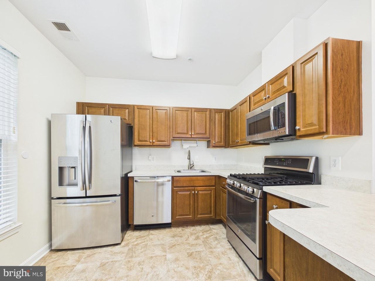 3527 Piney Woods Pl #H002 - Photo 7 of 33