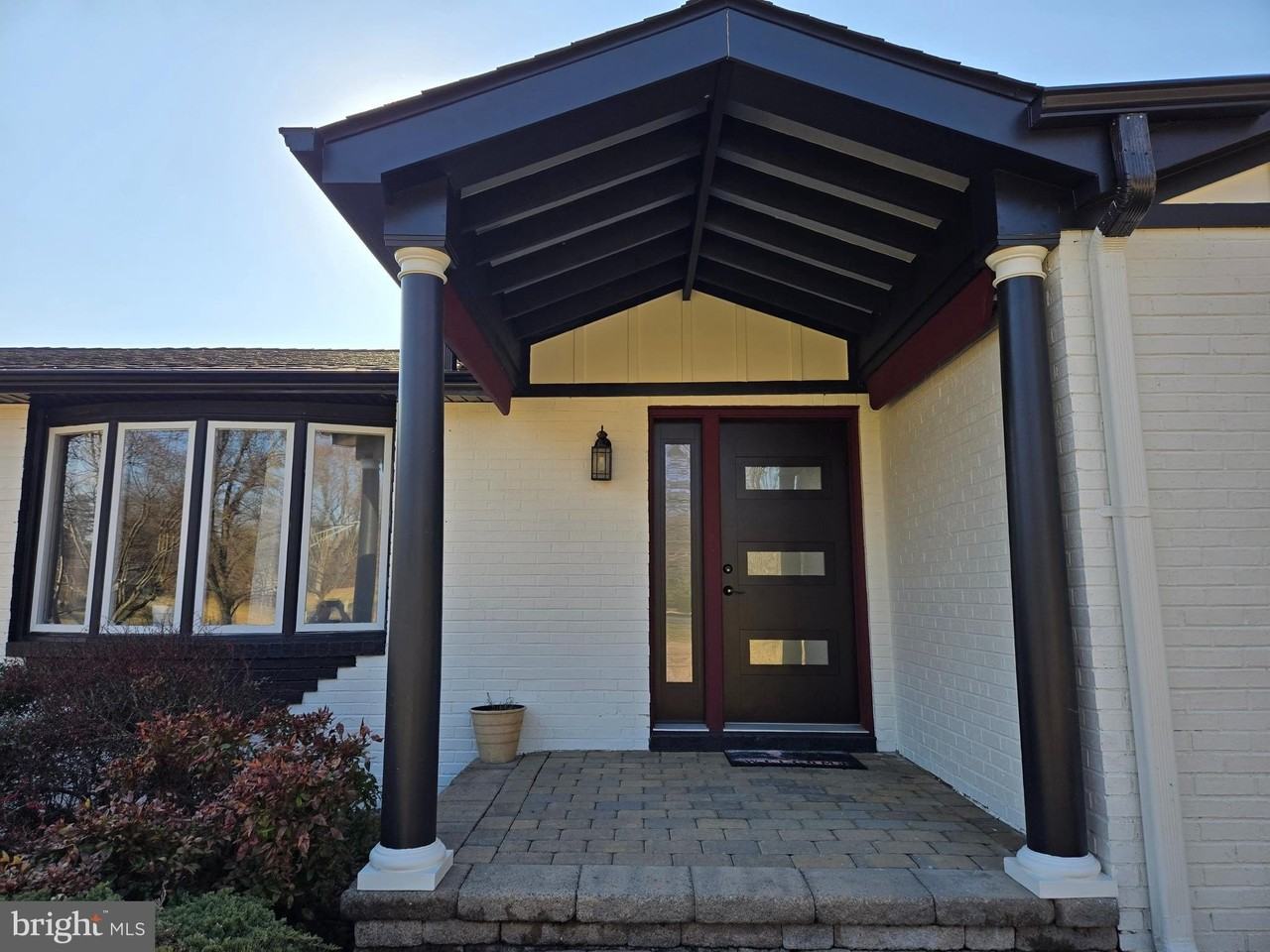 3300 Mount Airy Ct - Photo 3 of 33