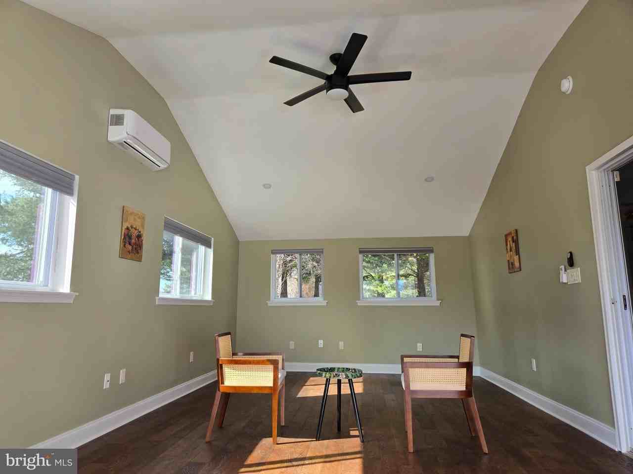 3300 Mount Airy Ct - Photo 5 of 33